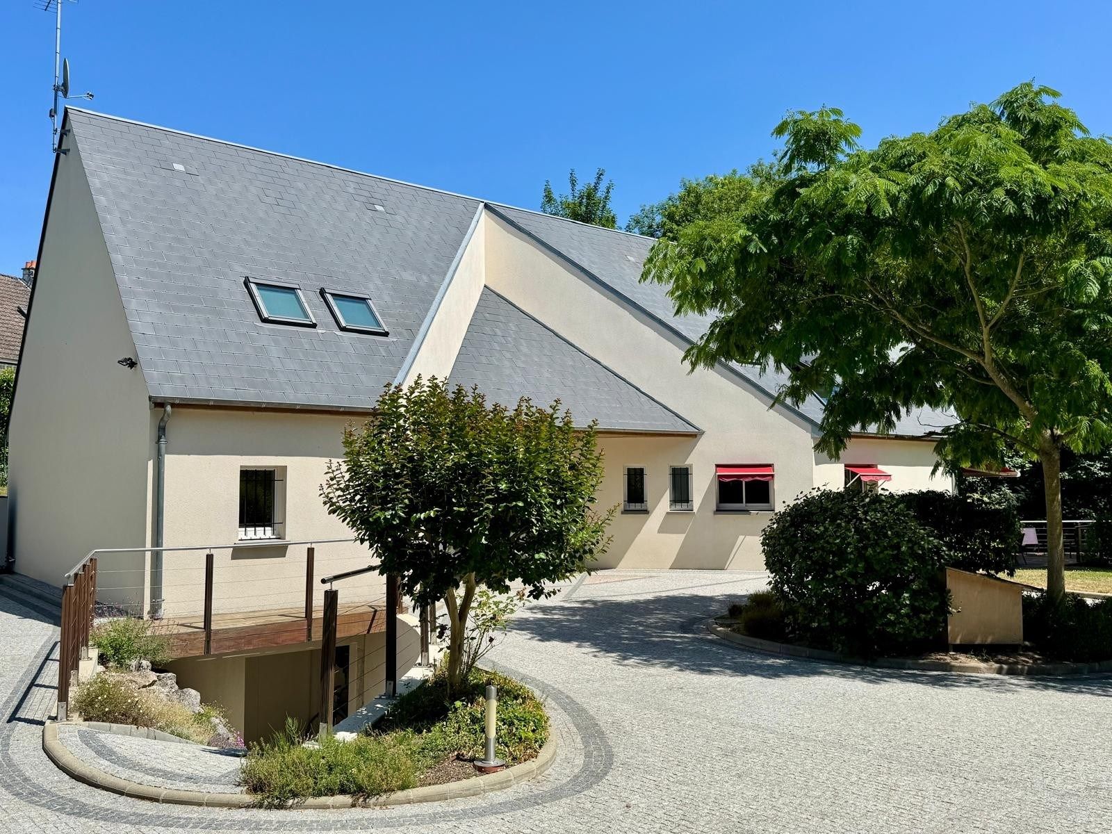 house 7 Rooms for sale on LA CHAPELLE ST MESMIN (45380)