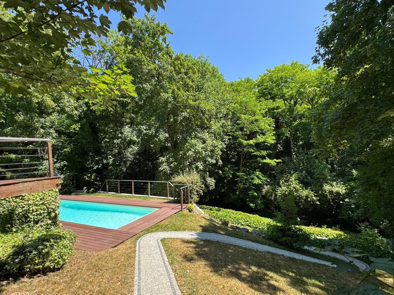 house 7 Rooms for sale on LA CHAPELLE ST MESMIN (45380)