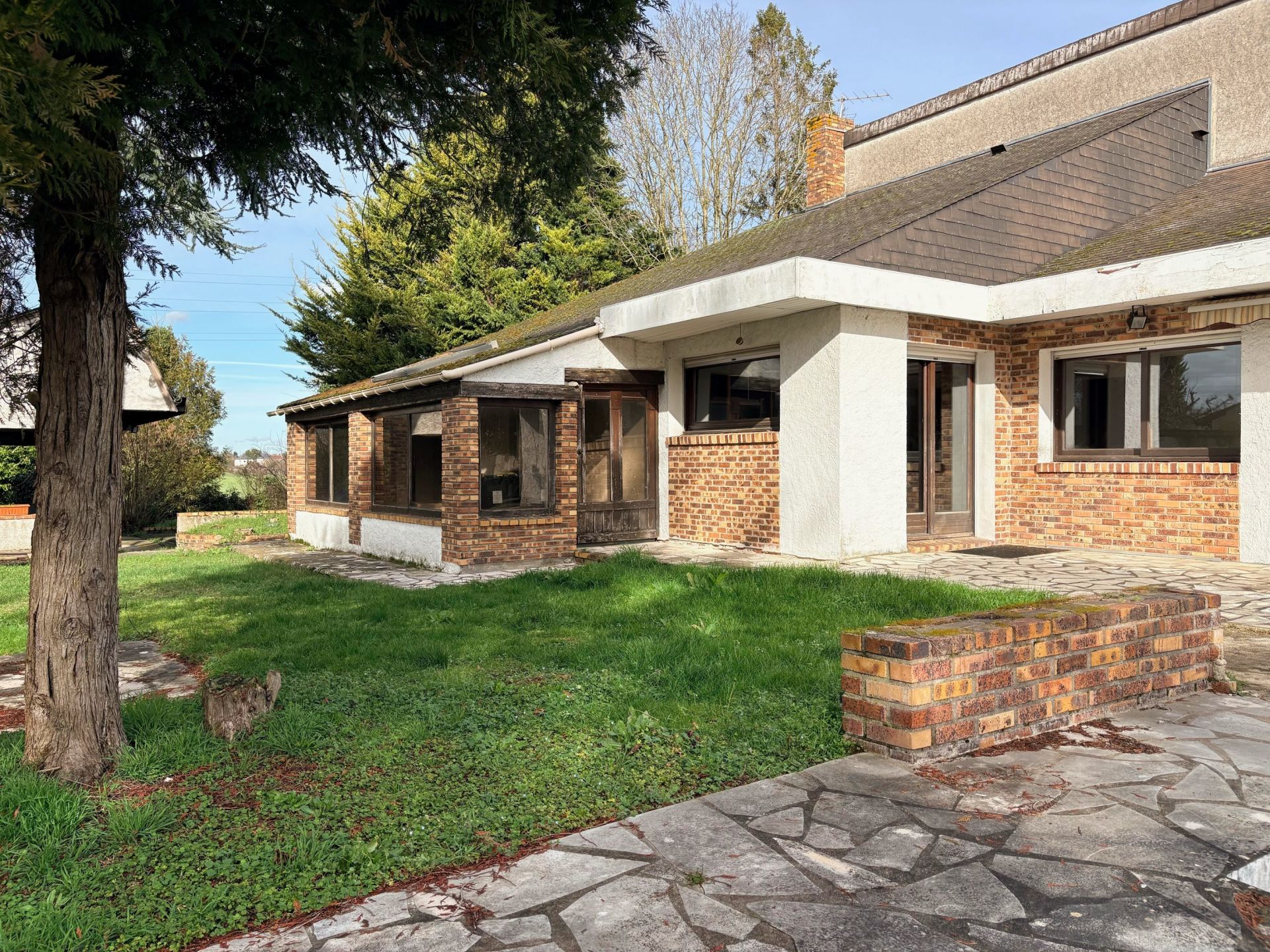 house 8 Rooms for sale on CHAINGY (45380)
