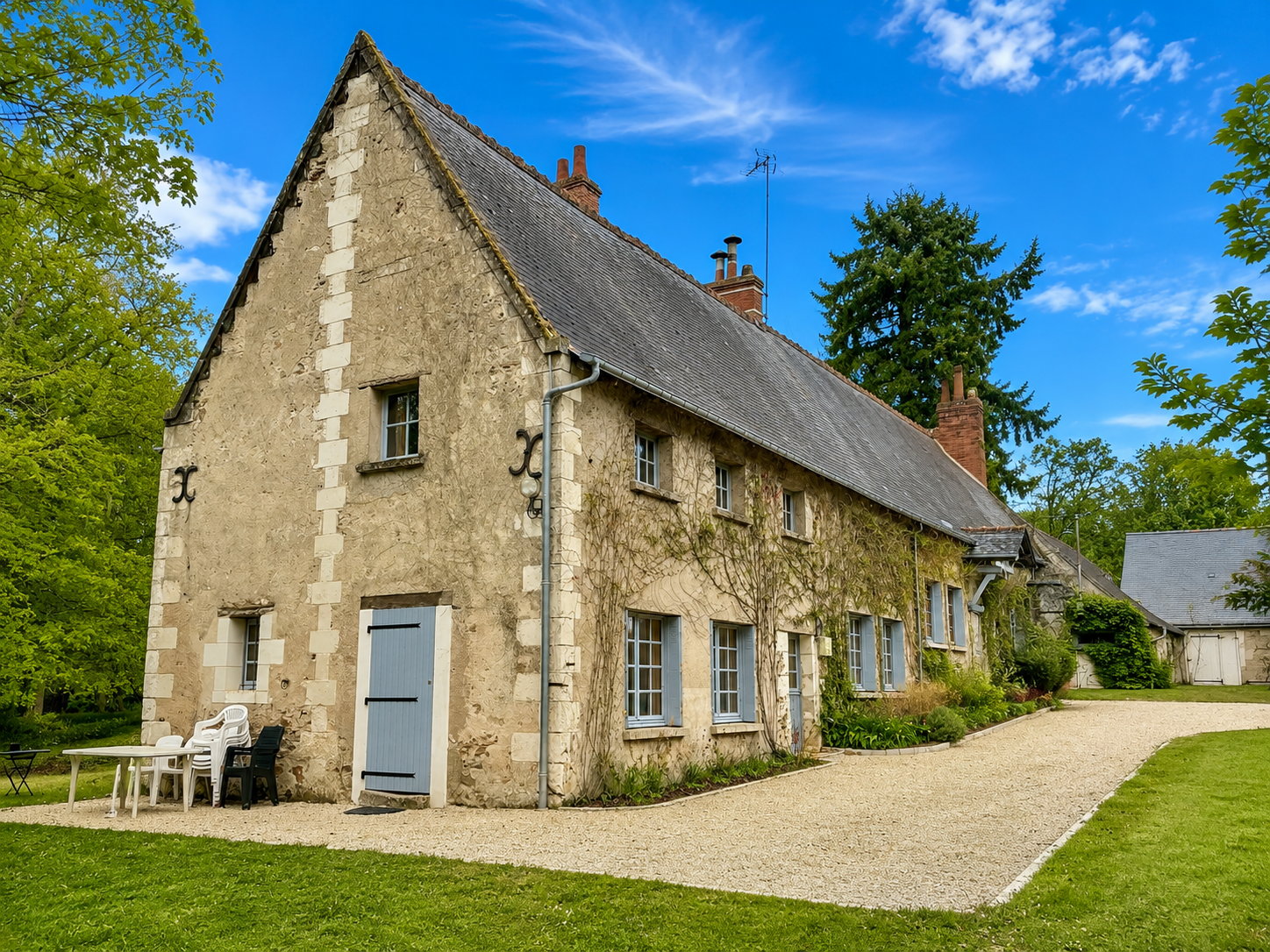 maison 17 Pièces en vente sur VEIGNE (37250)