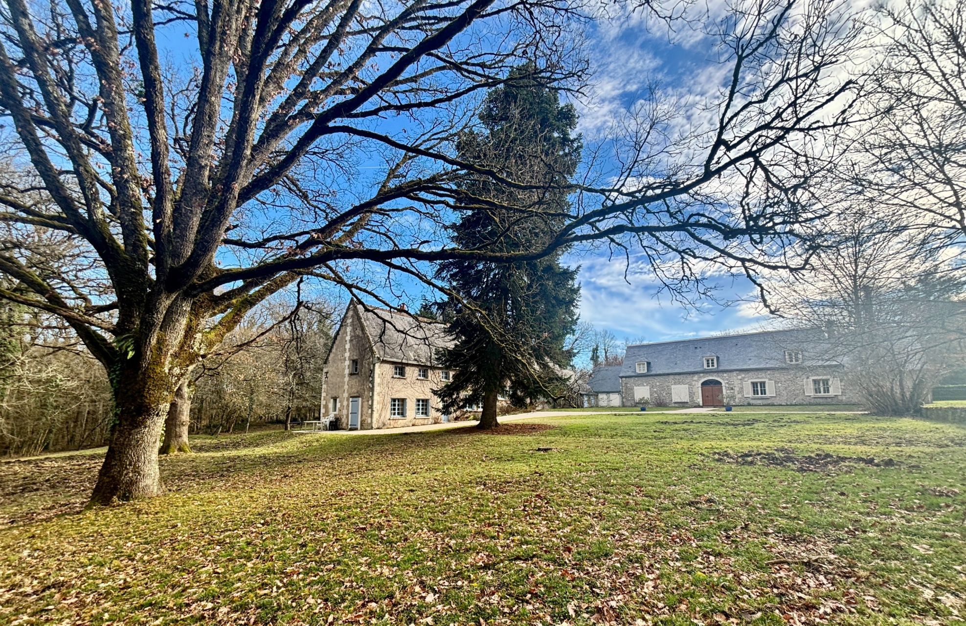 maison 17 Pièces en vente sur VEIGNE (37250)