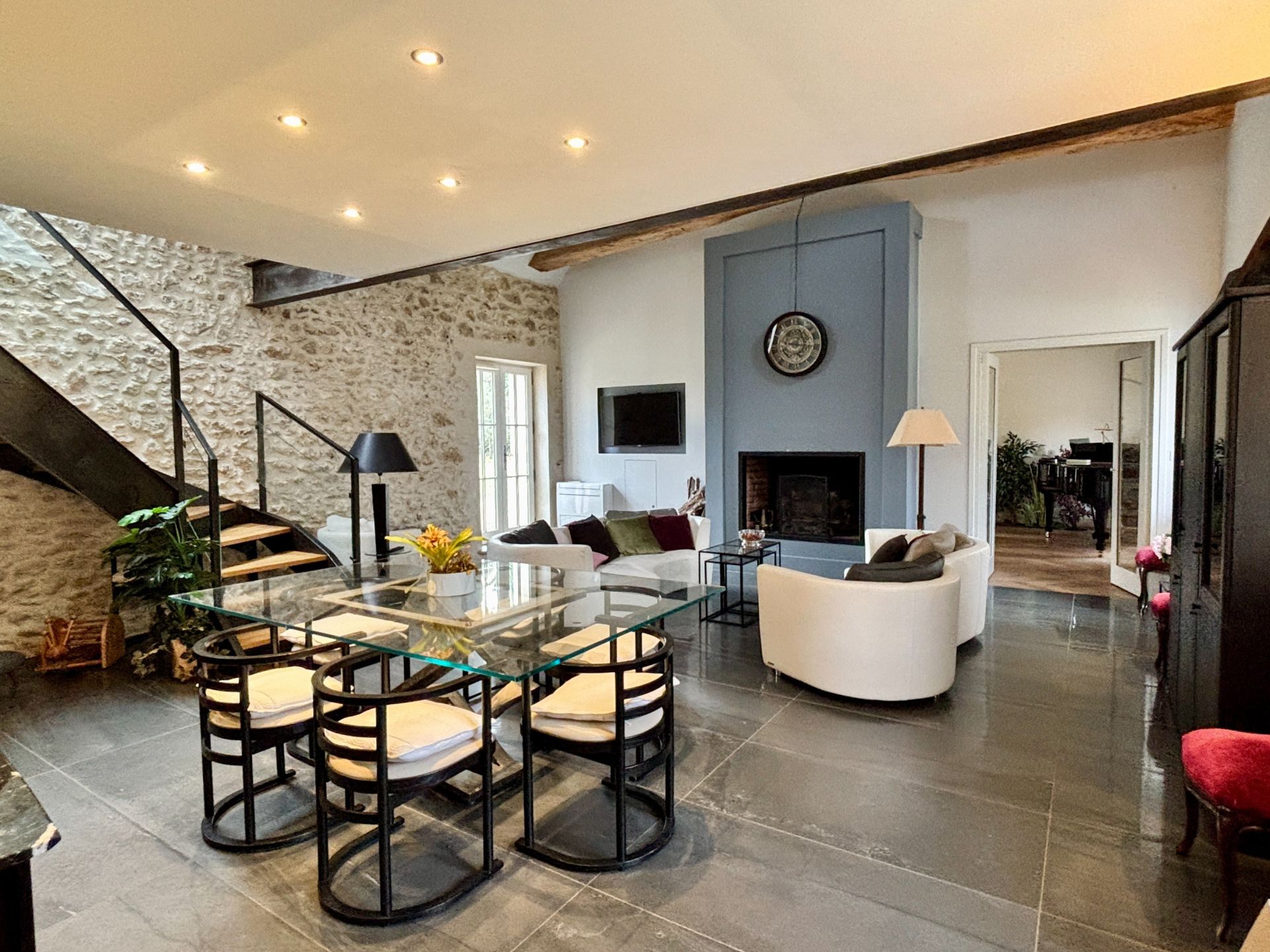 maison 17 Pièces en vente sur VEIGNE (37250)