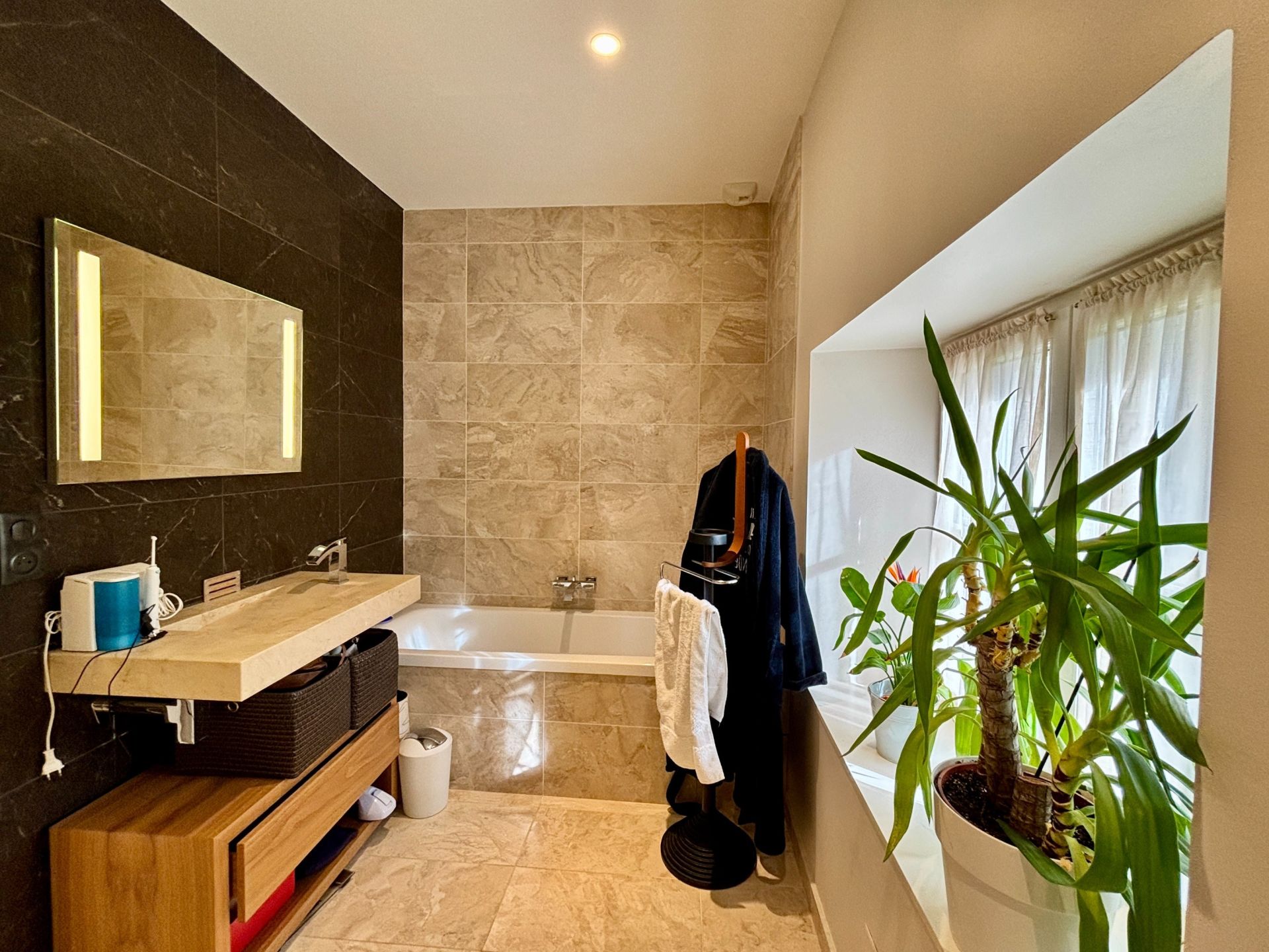 maison 17 Pièces en vente sur VEIGNE (37250)