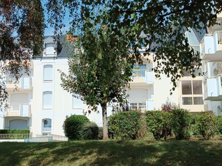 apartment 1 room for sale on BLOIS (41000)