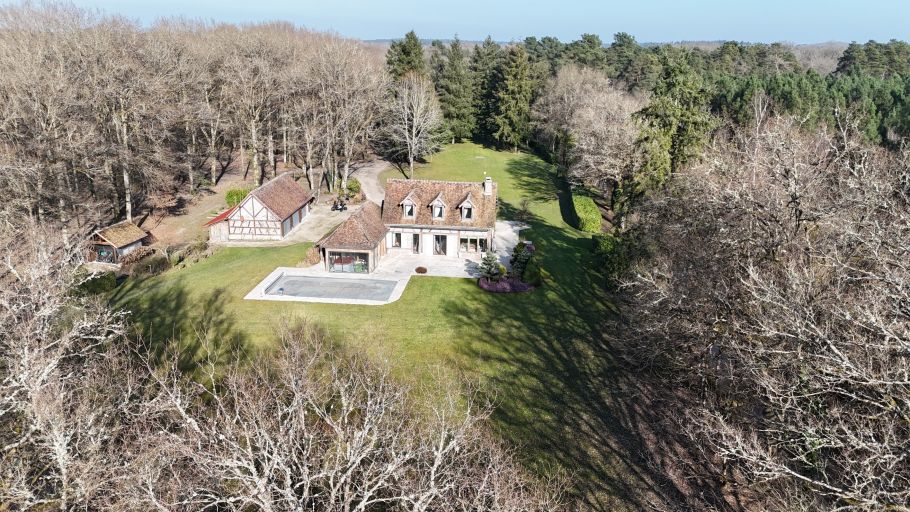 house 7 Rooms for sale on LA FERTE ST AUBIN (45240)