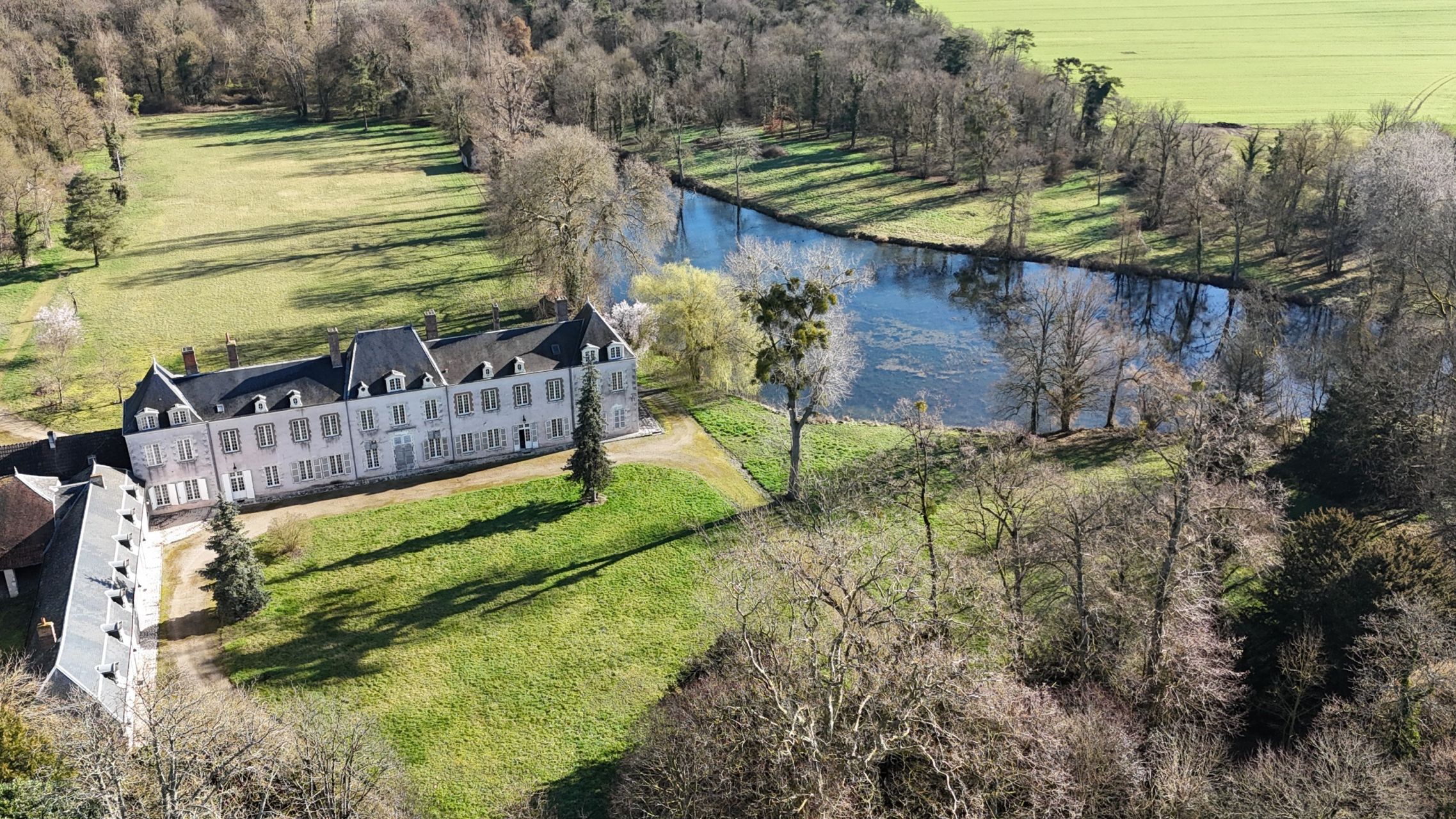 castle 22 Rooms for sale on HUISSEAU SUR MAUVES (45130)