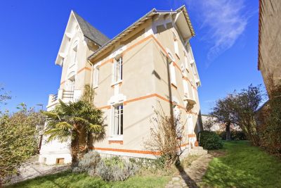 Sale House Saint-Jean-de-Braye 17&nbsp;Rooms 278&nbsp;m²