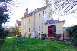house 17 Rooms for sale on ST JEAN DE BRAYE (45800)