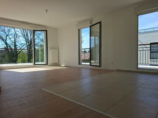 apartment 4 Rooms for sale on ORLEANS (45000)
