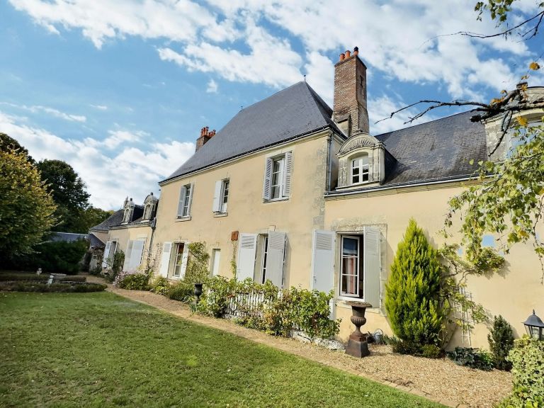 maison 11 Pièces en vente sur NEUVY LE ROI (37370)