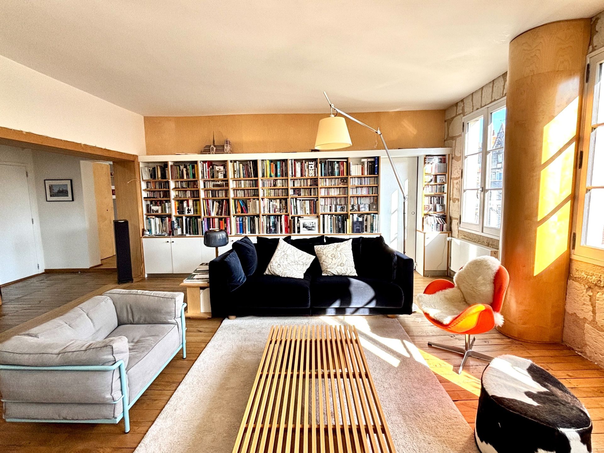 apartment 8 Rooms for sale on TOURS (37000)