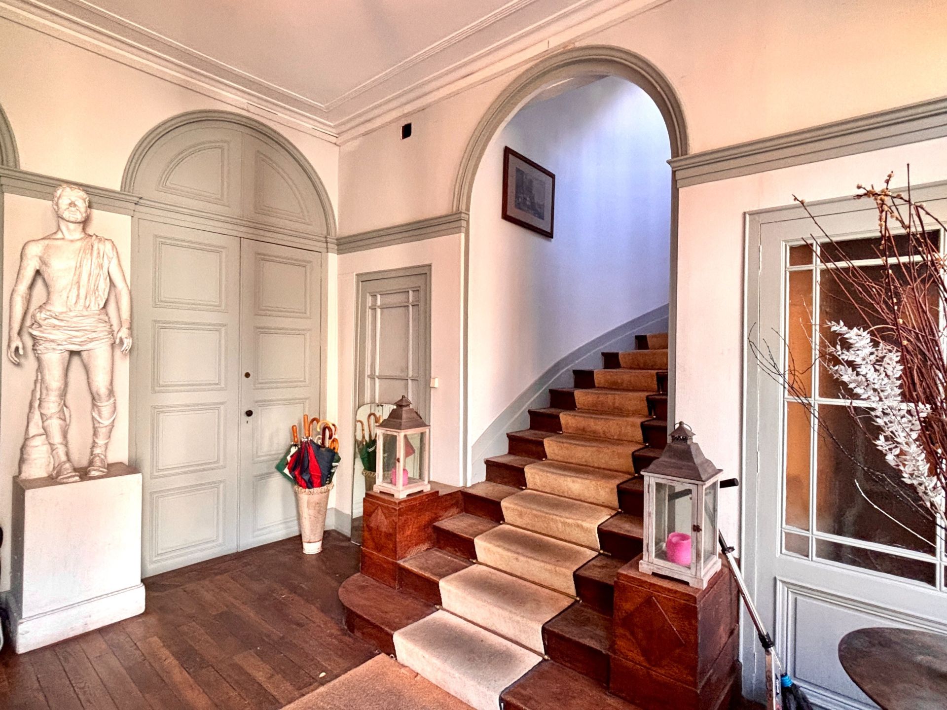 apartment 8 Rooms for sale on TOURS (37000)