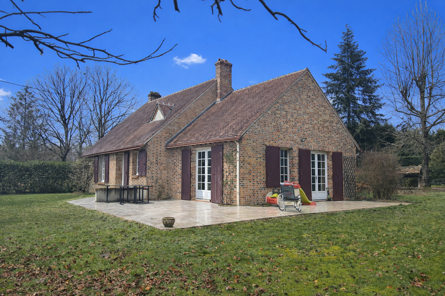 house 5 Rooms for sale on CHAUMONT SUR THARONNE (41600)