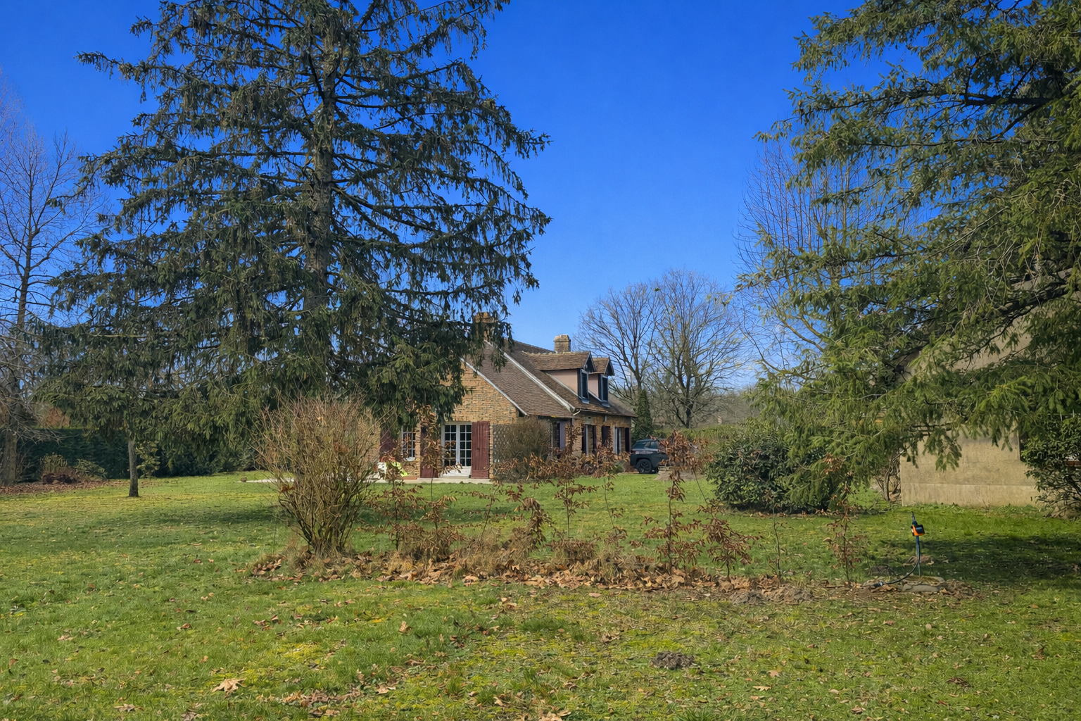 house 5 Rooms for sale on CHAUMONT SUR THARONNE (41600)