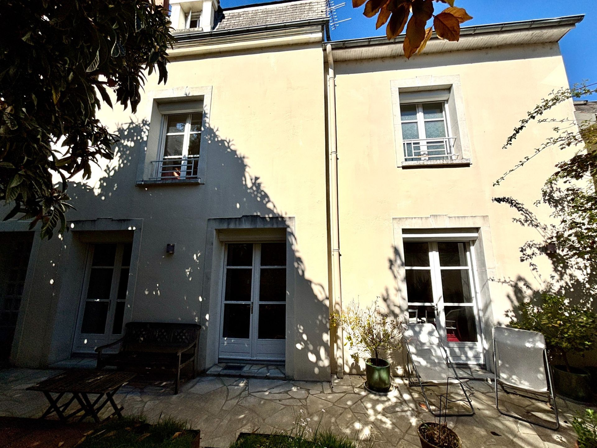 house 8 Rooms for sale on CHATELLERAULT (86100)