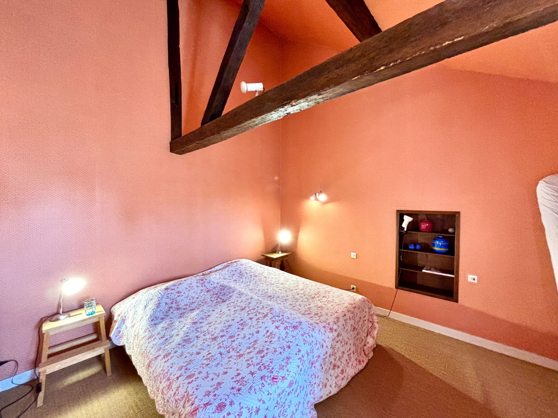 house 8 Rooms for sale on CHATELLERAULT (86100)