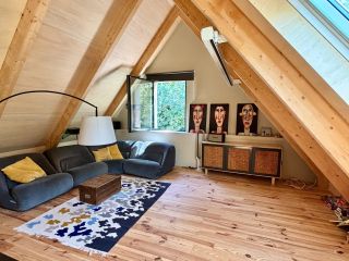 house 7 Rooms for sale on VOUVRAY (37210)