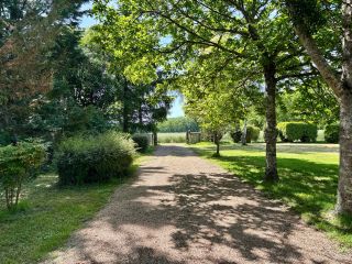house 7 Rooms for sale on VOUVRAY (37210)