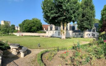 manoir 12 Pièces en vente sur LOCHES (37600)