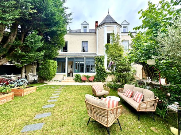 Vente Maison Tours 10&nbsp;Pièces 229&nbsp;m²
