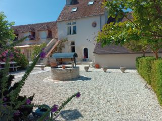 house 12 Rooms for sale on BLOIS (41000)