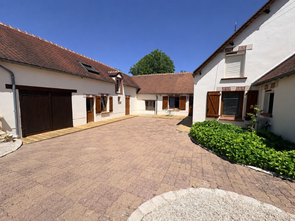 Vente Maison Ingré 10&nbsp;Pièces 254&nbsp;m²
