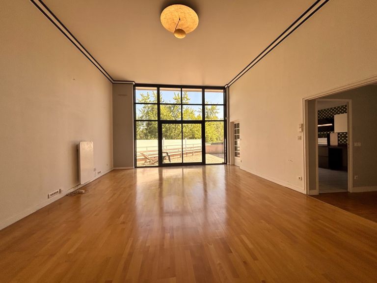 house 5 Rooms for sale on ORLEANS (45000)