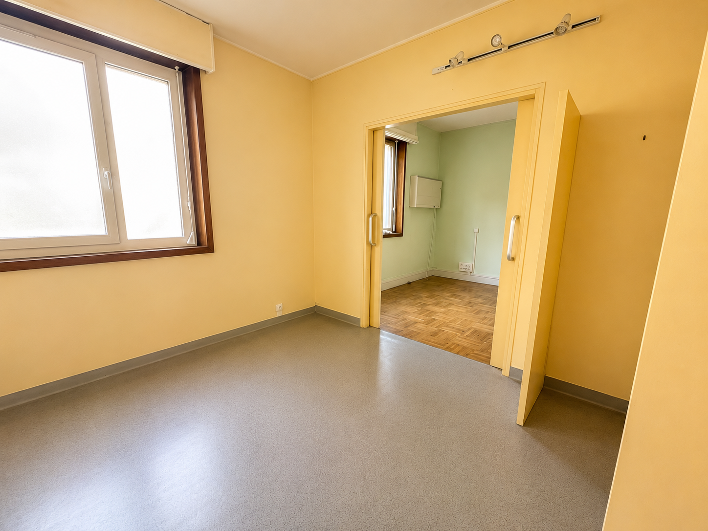 apartment 5 Rooms for sale on ORLEANS (45000)