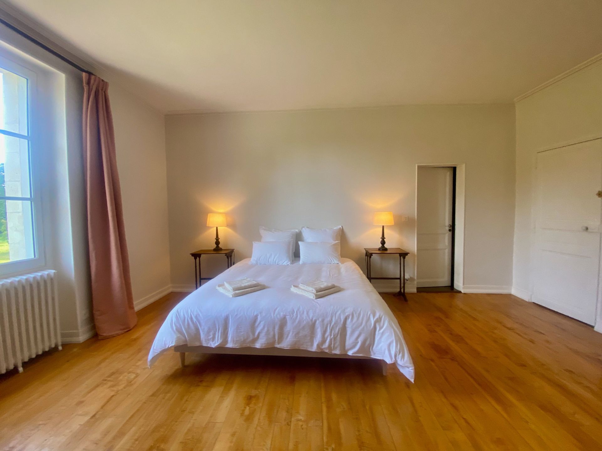 castle 14 Rooms for sale on CHINON (37500)