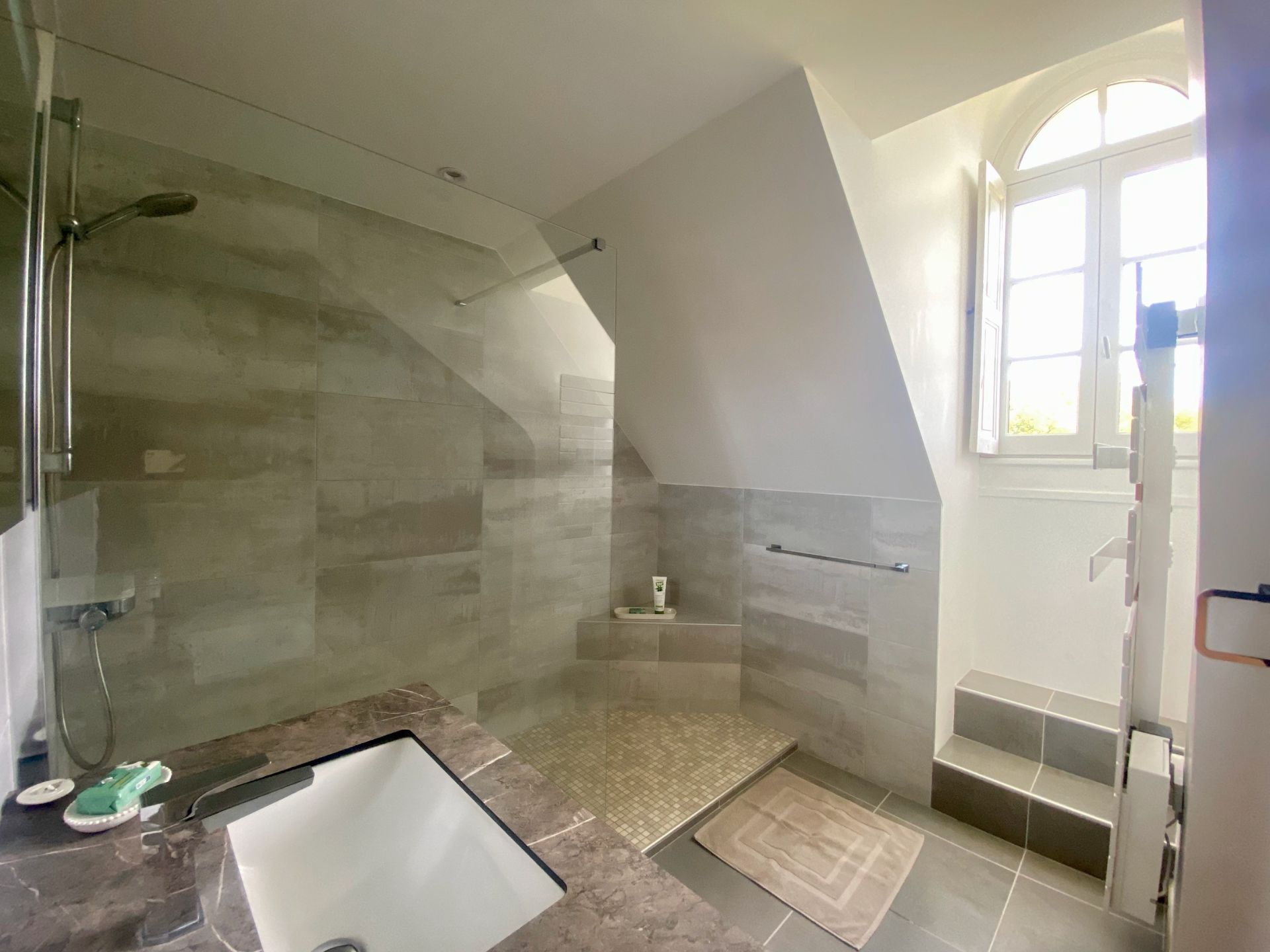 castle 14 Rooms for sale on CHINON (37500)