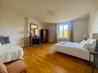 castle 14 Rooms for sale on CHINON (37500)