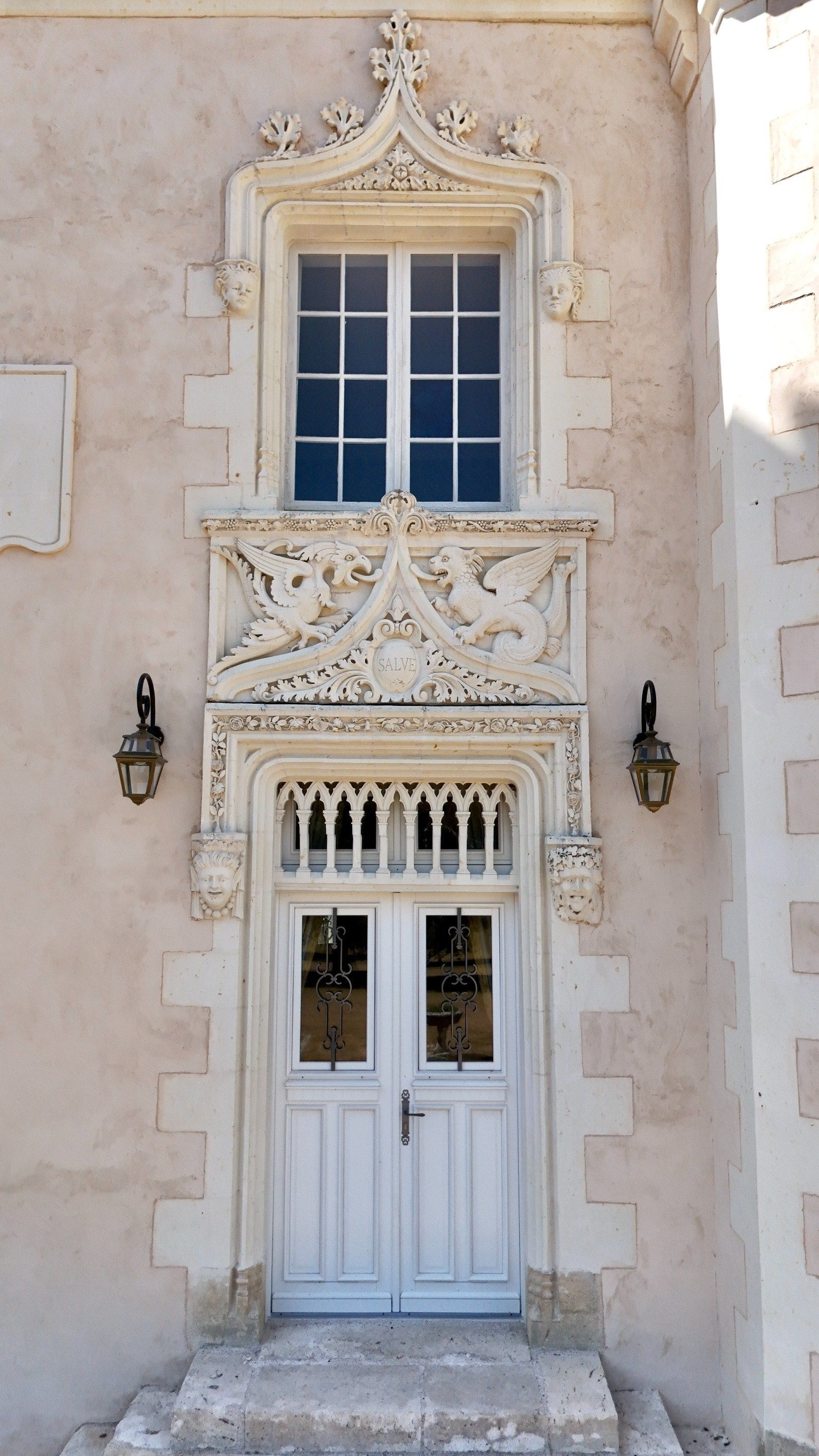castle 8 Rooms for sale on GENILLE (37460)