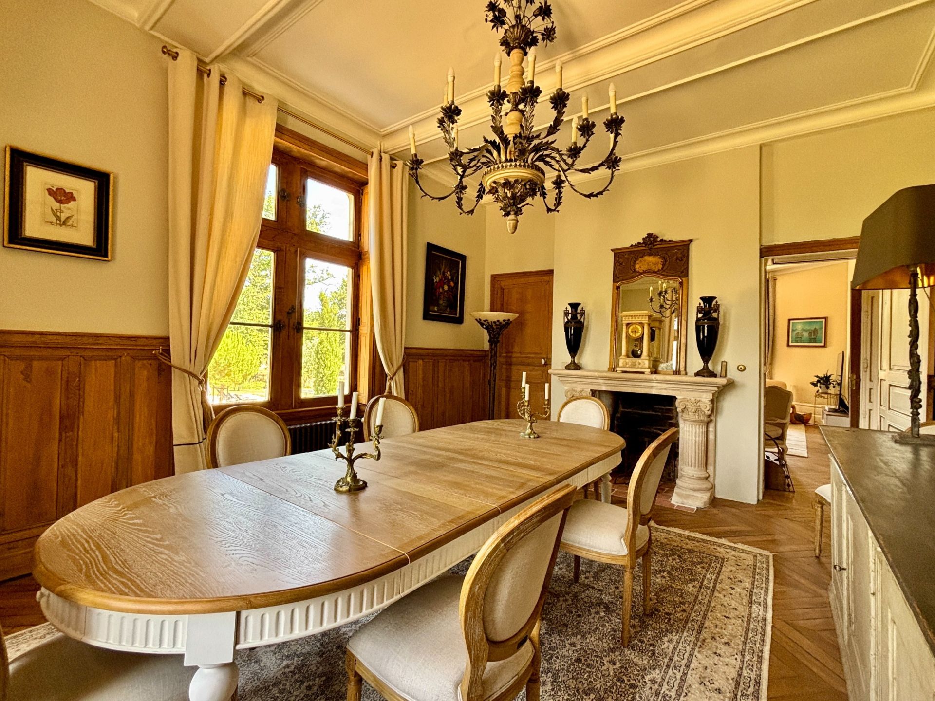 castle 8 Rooms for sale on GENILLE (37460)