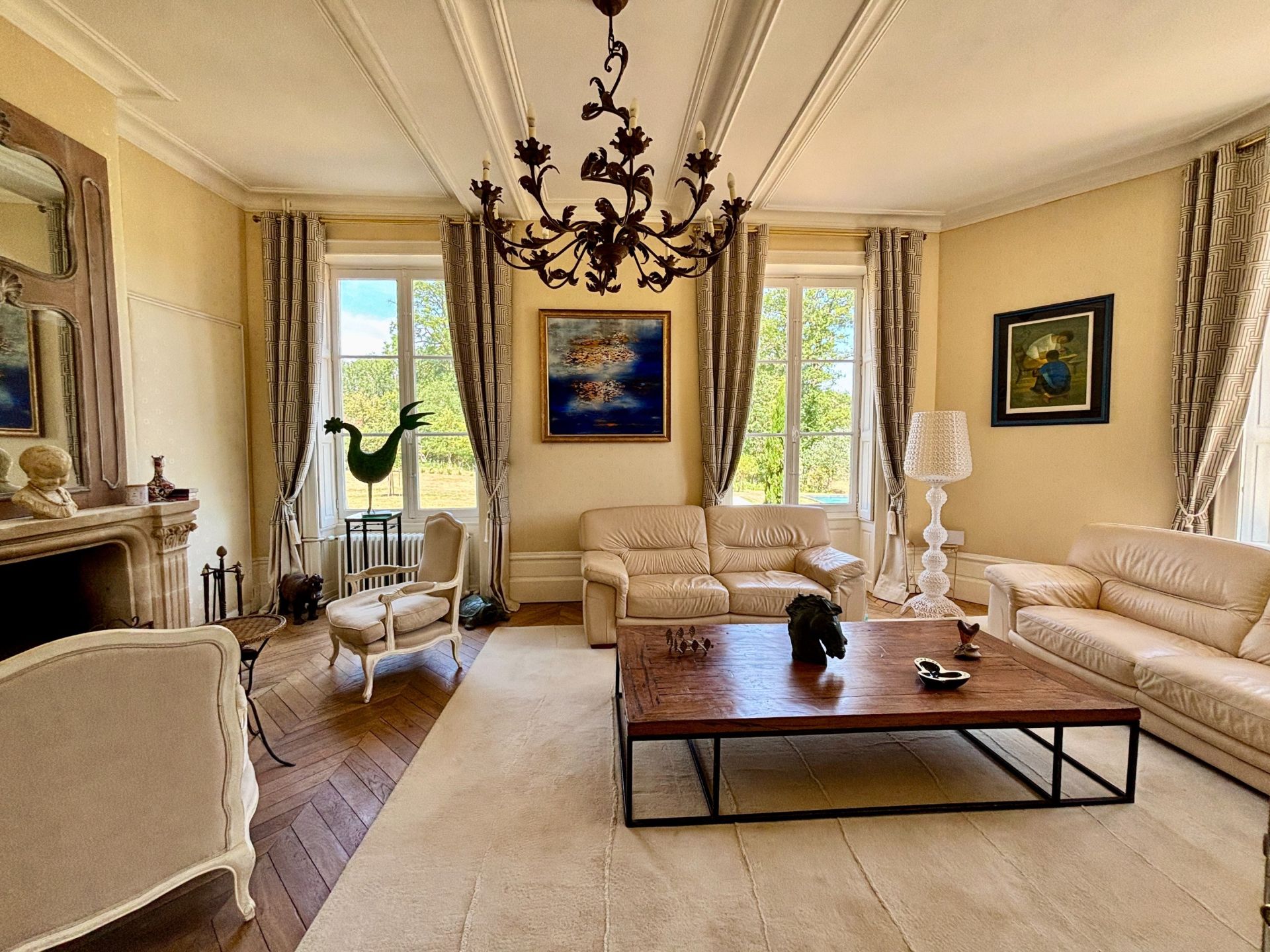 castle 8 Rooms for sale on GENILLE (37460)
