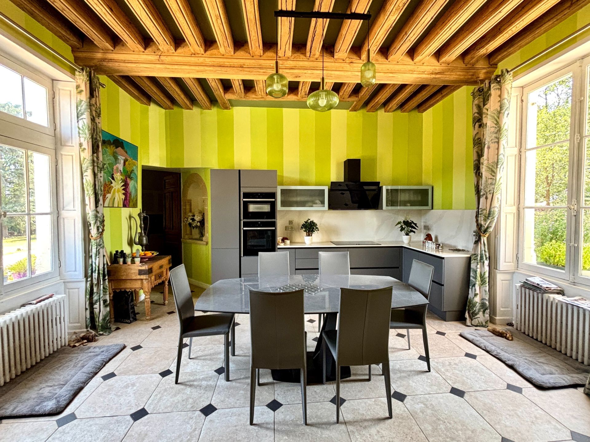 castle 8 Rooms for sale on GENILLE (37460)