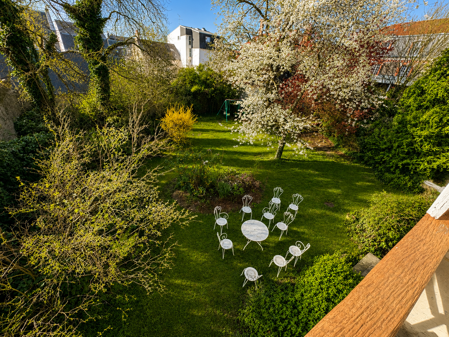 house 10 Rooms for sale on ORLEANS (45000)
