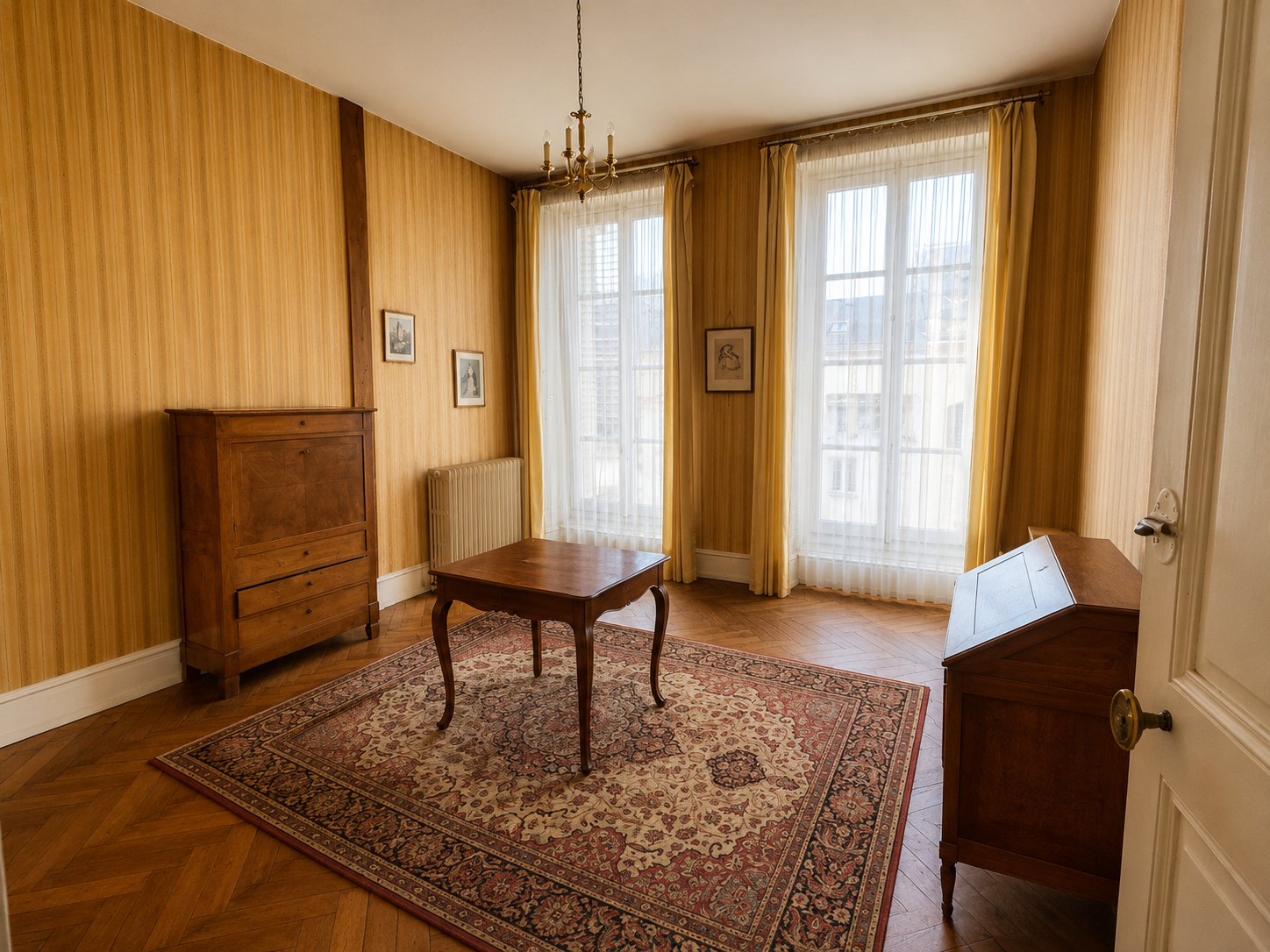 house 10 Rooms for sale on ORLEANS (45000)