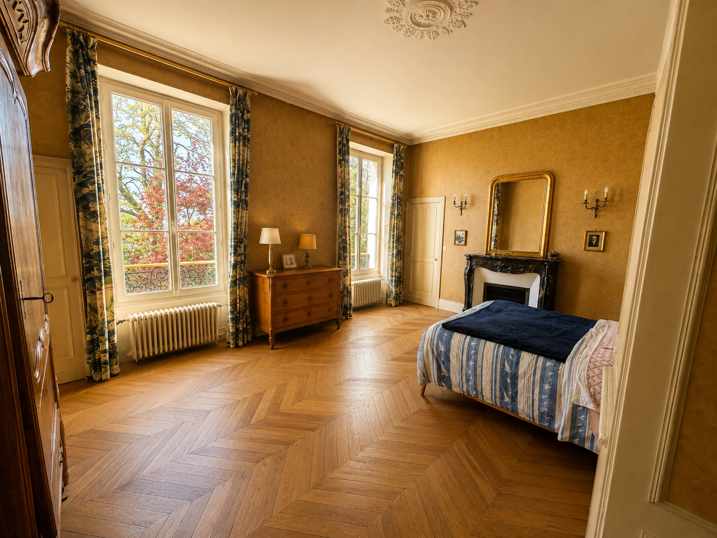 house 10 Rooms for sale on ORLEANS (45000)