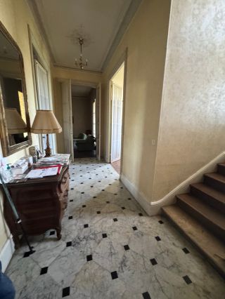 house 10 Rooms for sale on ORLEANS (45000)