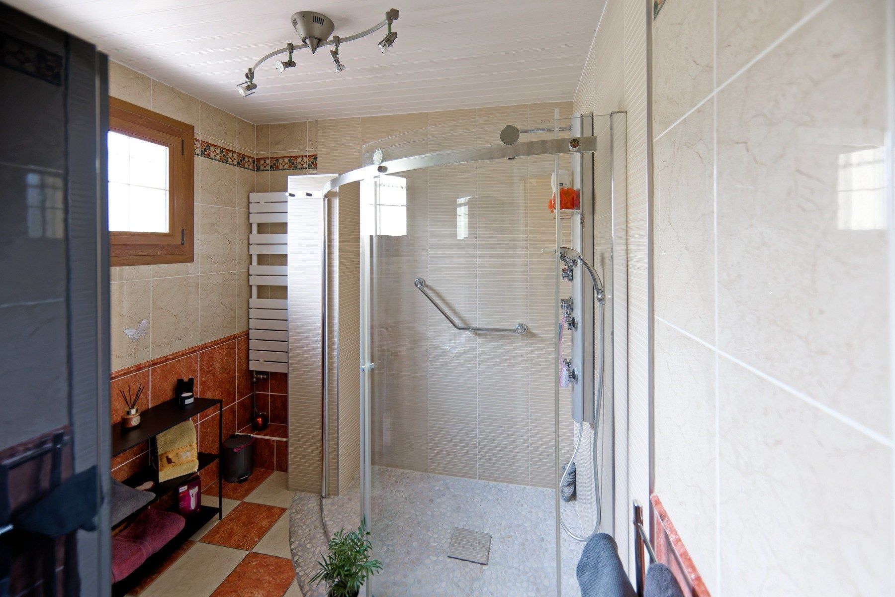 house 7 Rooms for sale on FLEURY LES AUBRAIS (45400)