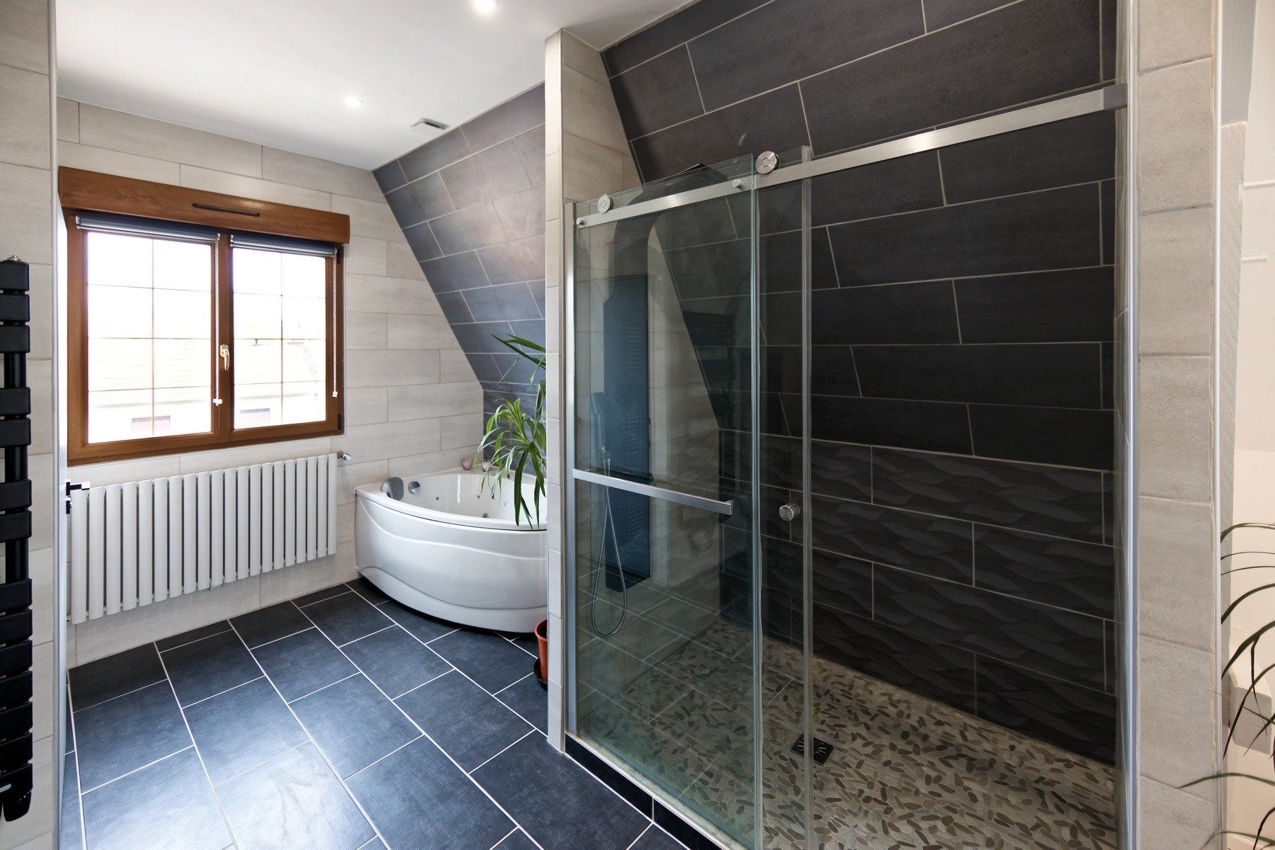 house 7 Rooms for sale on FLEURY LES AUBRAIS (45400)