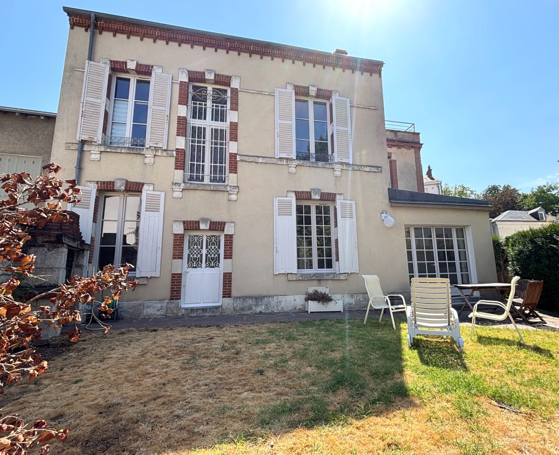 house 9 Rooms for sale on ORLEANS (45000)