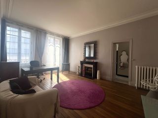 house 9 Rooms for sale on ORLEANS (45000)