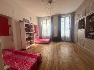 house 9 Rooms for sale on ORLEANS (45000)