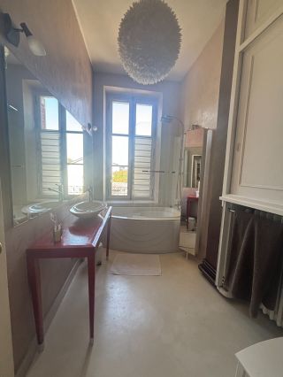 house 9 Rooms for sale on ORLEANS (45000)
