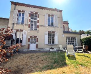 house 9 Rooms for sale on ORLEANS (45000)