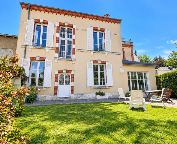 Sale House Orléans 9&nbsp;Rooms 265&nbsp;m²