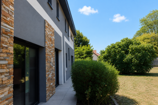 contemporary house 9 Rooms for sale on VINEUIL (41350)