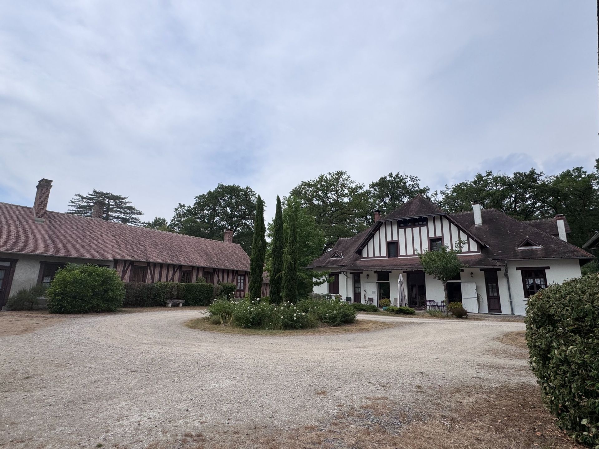 house 21 Rooms for sale on LIGNY LE RIBAULT (45240)