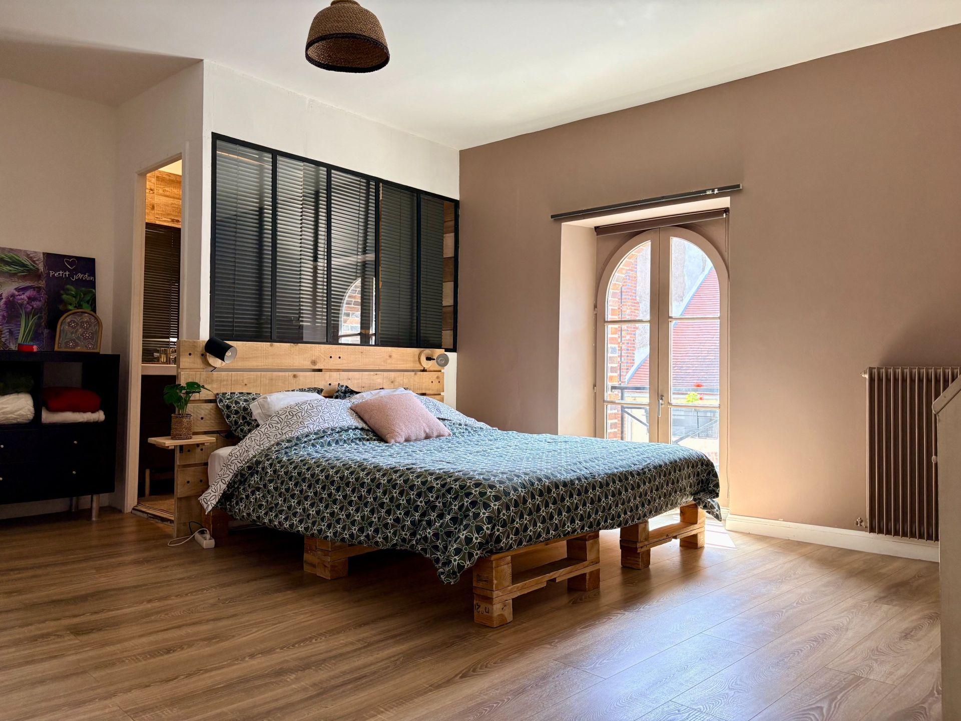house 7 Rooms for sale on FERRIERES EN GATINAIS (45210)